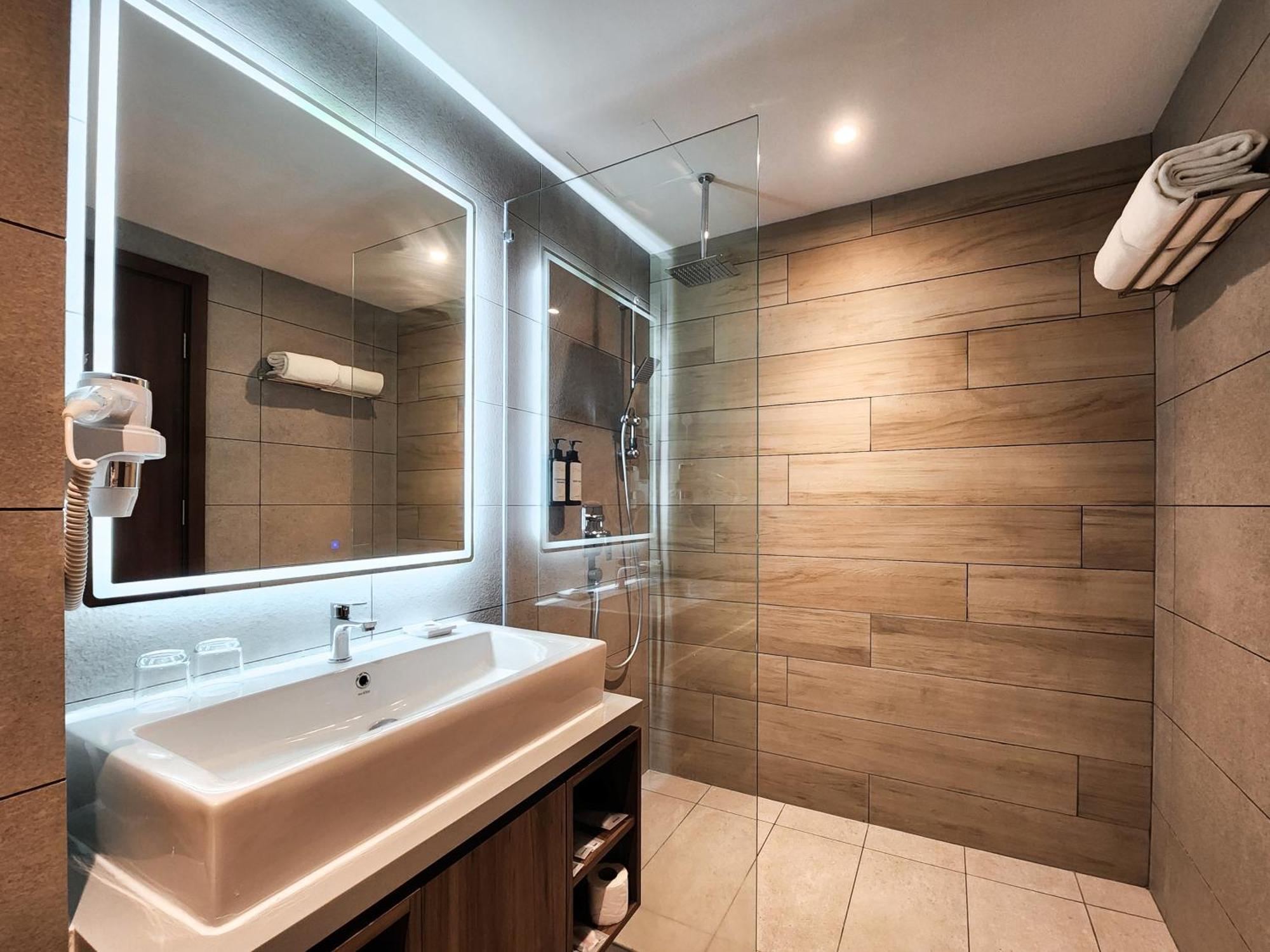 Hotel Fox Glenmarie 3*